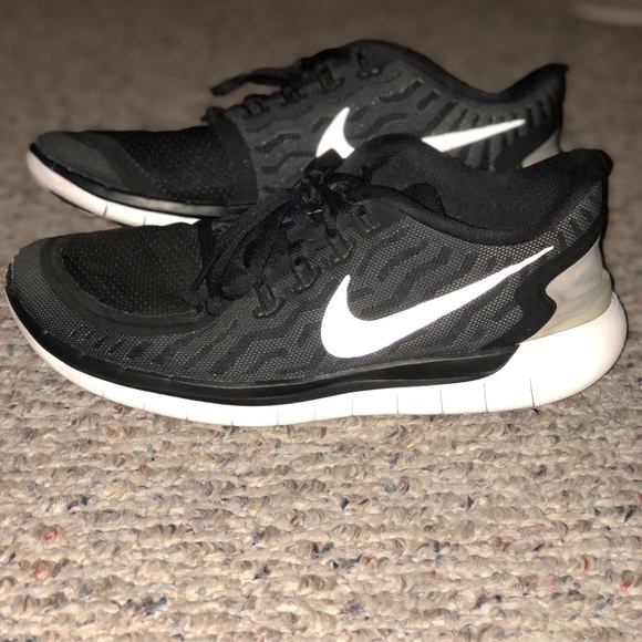 Nike Shoes - Nike Free Run 5.0